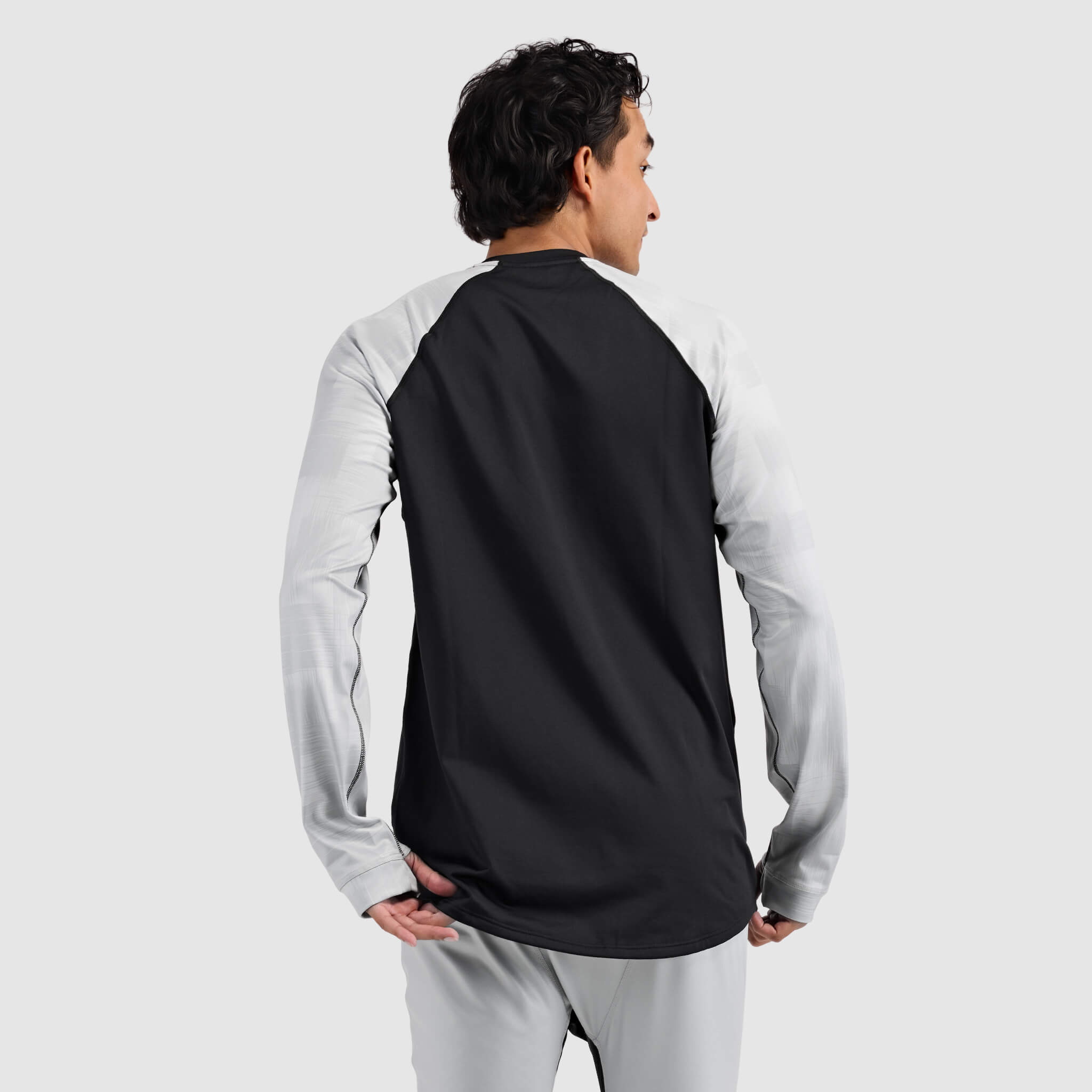 sm-image-355c7f92560621ceca4c8655 Men's Vista Base Layer Crewneck